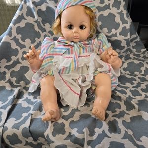 Vintage 1977 Madame Alexander P*ssy Cat doll